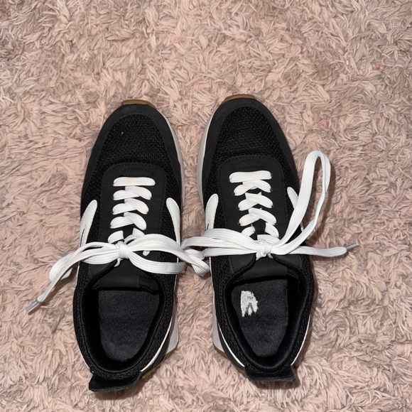 DV Dolce Vita Black and White women’s Sneakers - Picture 2 of 5